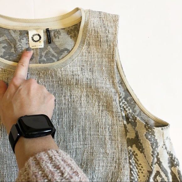 Anthro Akemi & Kim grey high low sleeveless top - Picture 2 of 8